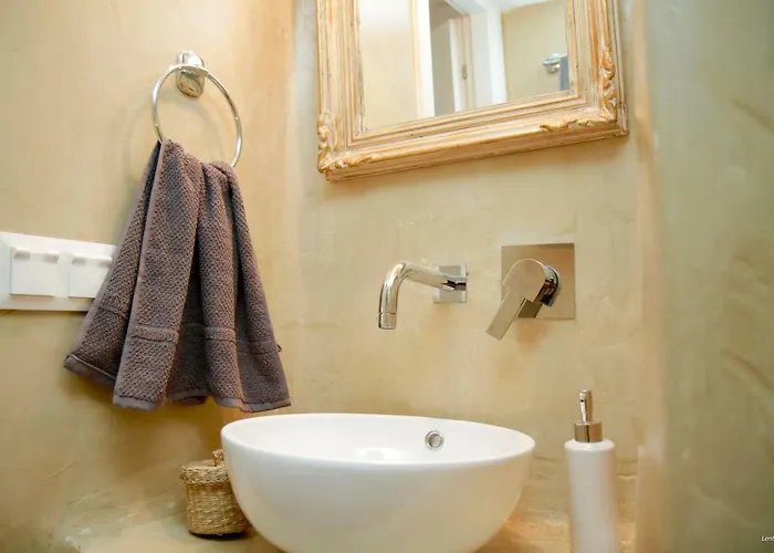 Villa Alex By The 4 Travellers 希维利